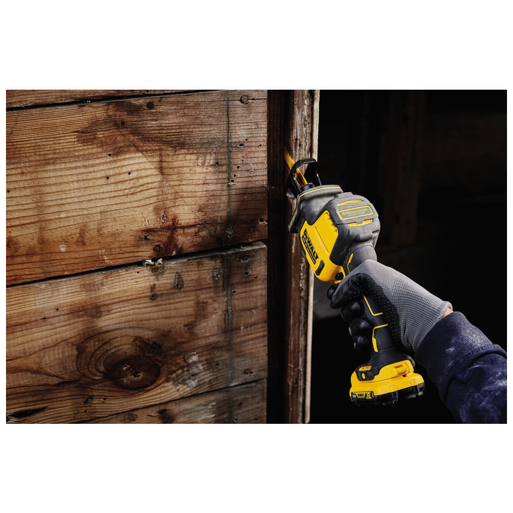 Шабельна пила DeWALT 10.8/12В XR Li-lon, безщіткова, 2 АКБ, ЗУ, кейс TSTAK (DCS312D2) - изображение 6