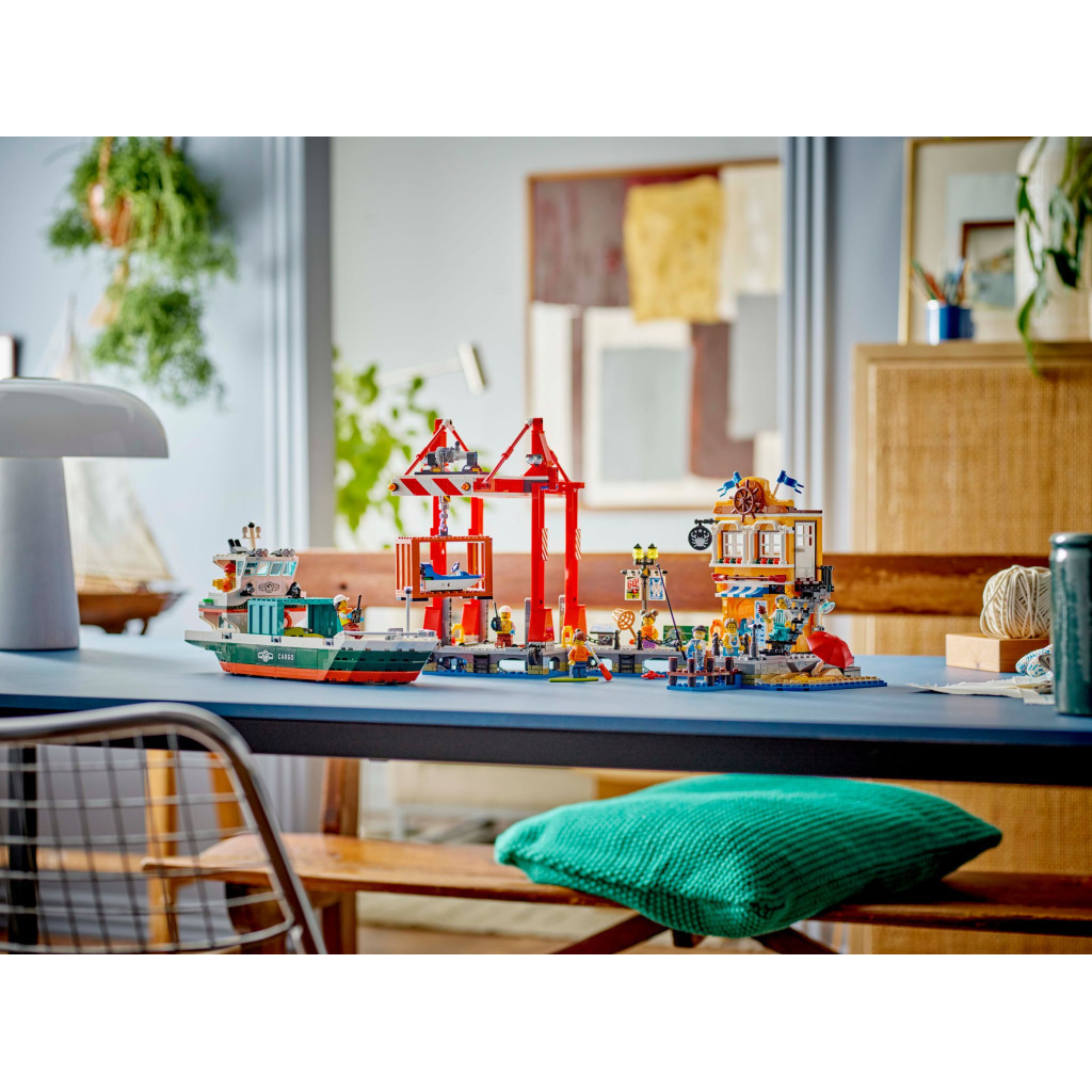 Конструктор LEGO City Морська гавань із вантажним судном (60422) - зображення 12