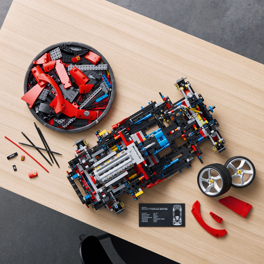 Конструктор LEGO Technic Ferrari Daytona SP3 (42143) - зображення 7