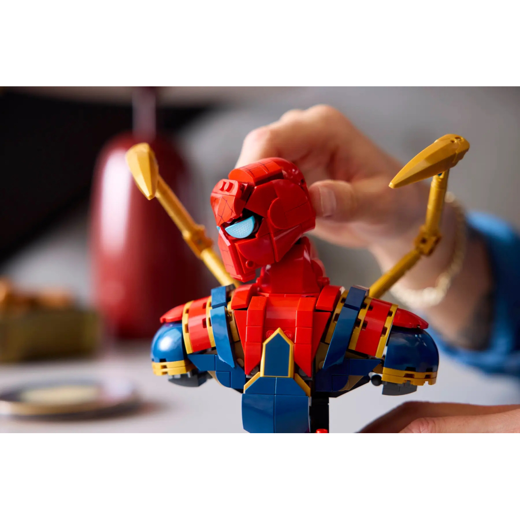Конструктор LEGO Super Heroes Погруддя Залізної Людини-Павука (76326) - зображення 5