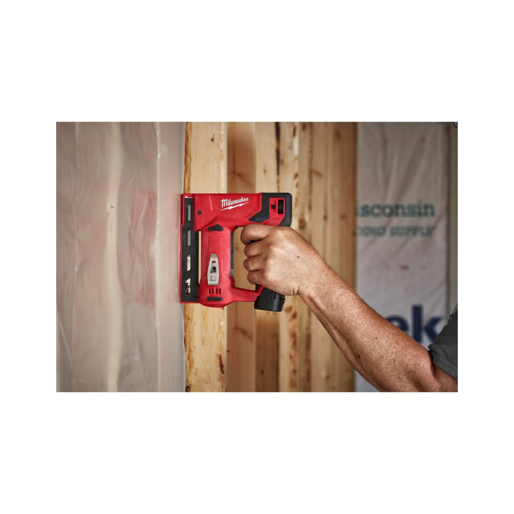 Степлер будівельний Milwaukee M12 BST-0 (без АКБ та ЗП) (4933459634) - изображение 2