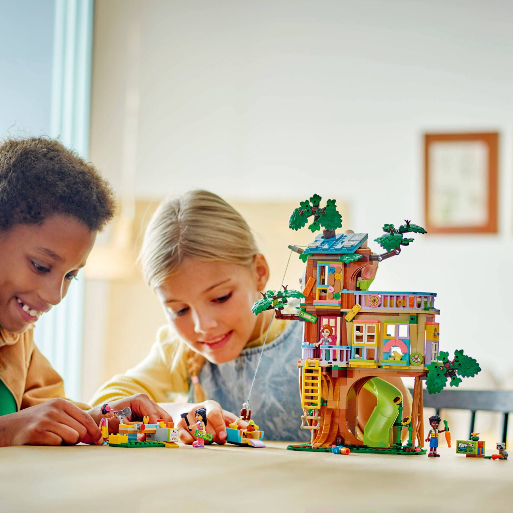 Конструктор LEGO Friends Тусовка у будиночку дружби на дереві (42652) - зображення 12