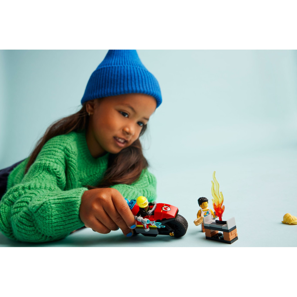 Конструктор LEGO City Пожежний рятувальний мотоцикл 57 деталей (60410) - зображення 6
