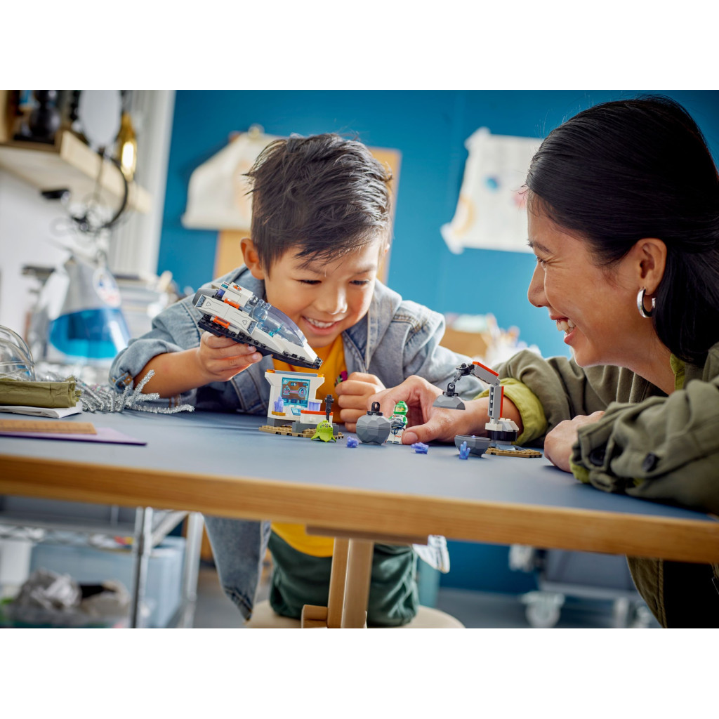 Конструктор LEGO City Космічний корабель і дослідження астероїда 126 деталей (60429) - зображення 10