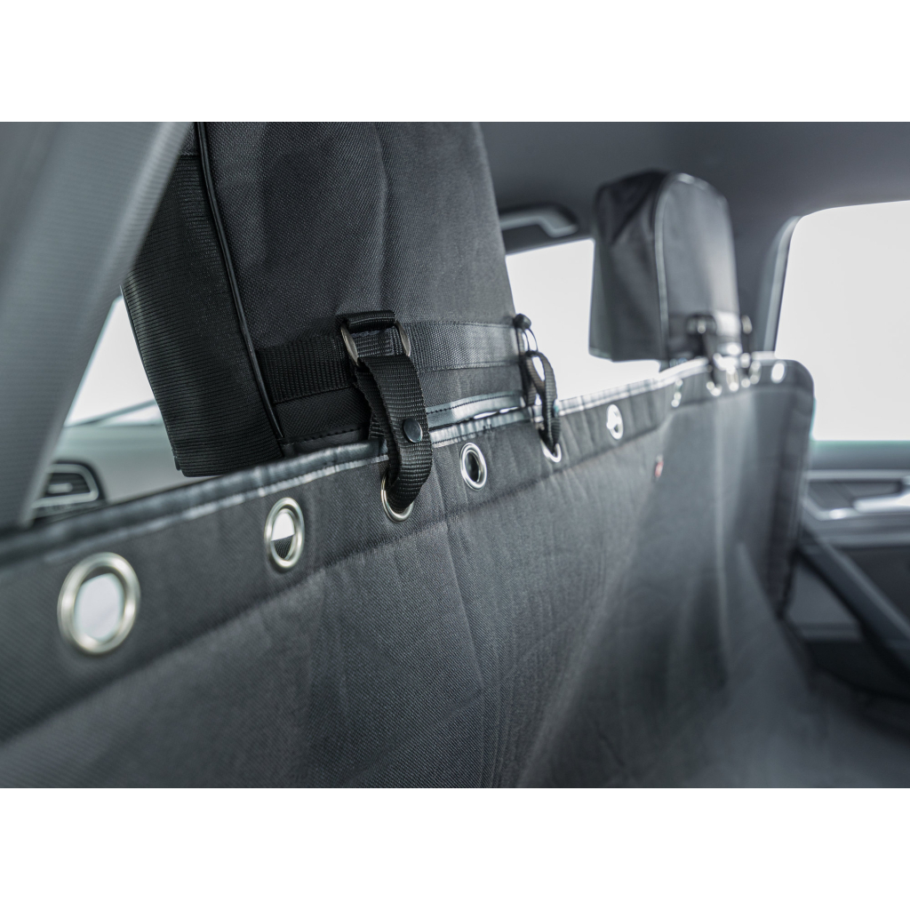 Килимок для тварин Trixie захисний в авто 1.45х1.6 м Чорний (4011905013244) - изображение 5