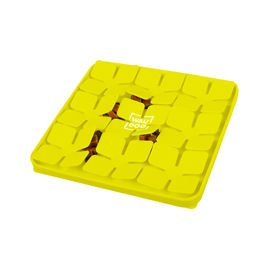 Універсальний посуд для тварин WAUDOG Silicone Килимок для пошуку корму 20х20х1.7 см жовтий (23518) - зображення 4