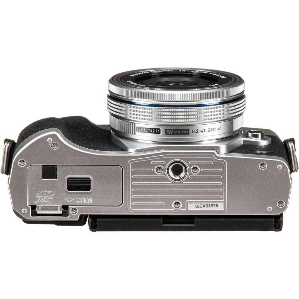 Цифровий фотоапарат Olympus E-M10 mark IV Pancake Zoom 14-42 mm Kit silver (V207132SE000) - зображення 6
