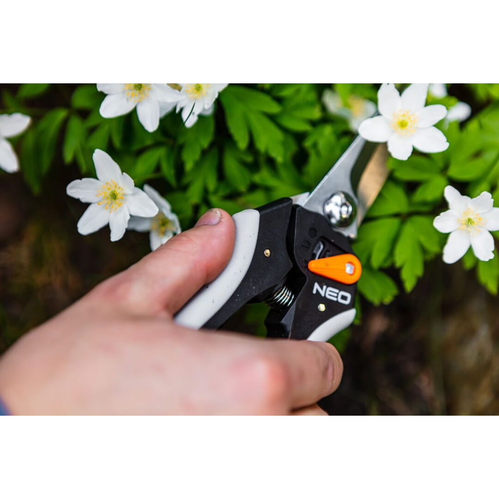 Секатор Neo Tools площинний, d різу 6мм, 210мм, 184г (15-208) - изображение 6