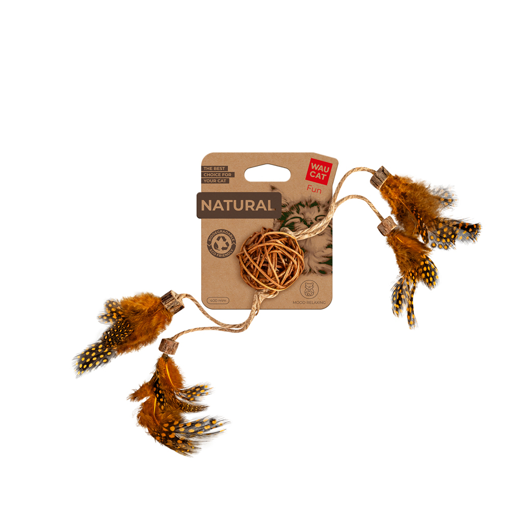 Іграшка для котів Waucat Fun Natural Плетений м'ячик з пір'ям 40 см (6212) - зображення 2