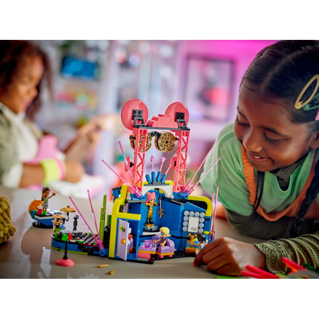 Конструктор LEGO Friends Музичне шоу талантів Хартлейк-Сіті 669 деталей (42616) - зображення 12