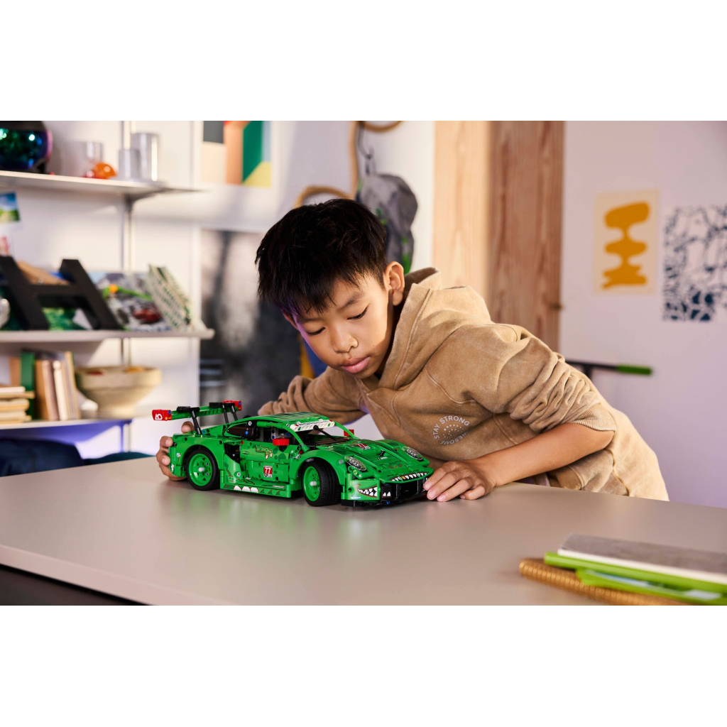 Конструктор LEGO Technic Автомобіль Porsche 911 GT3 R REXY AO Racing (42224) - picture 12