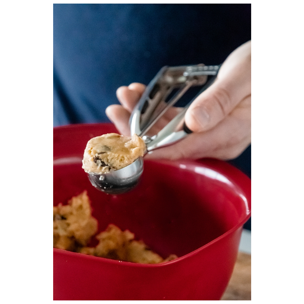 Ложка для морозива KitchenAid Universal або для формування печива, 20,6 см, чорна (KQG148OHOBE) - зображення 6