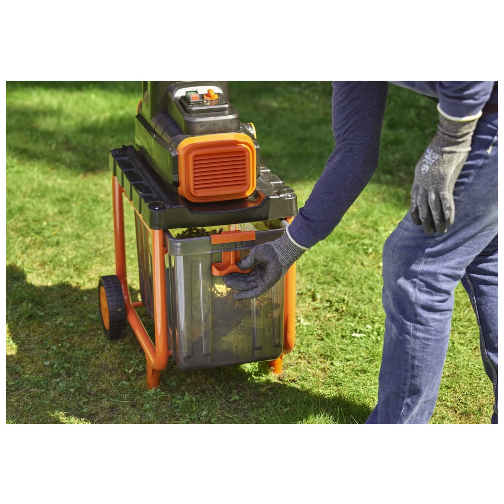 Садовий подрібнювач Black&Decker 2.8 кВт, макс. 45 мм, фреза, 45 л (BEGAS5800) - зображення 8