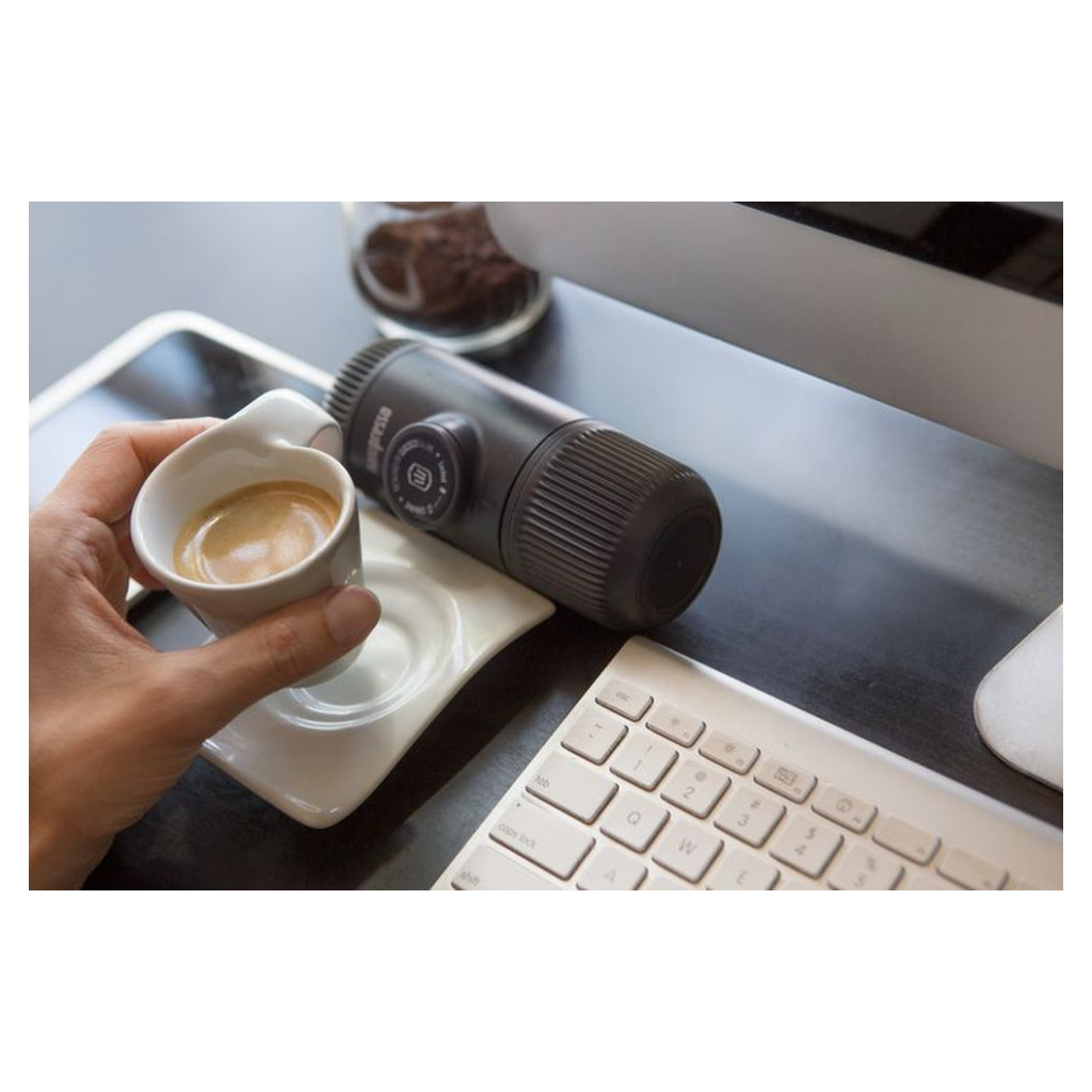 Кавоварка кемпінгова Wacaco Nanopresso з чохлом сіра (WNANOGRcase) - изображение 7