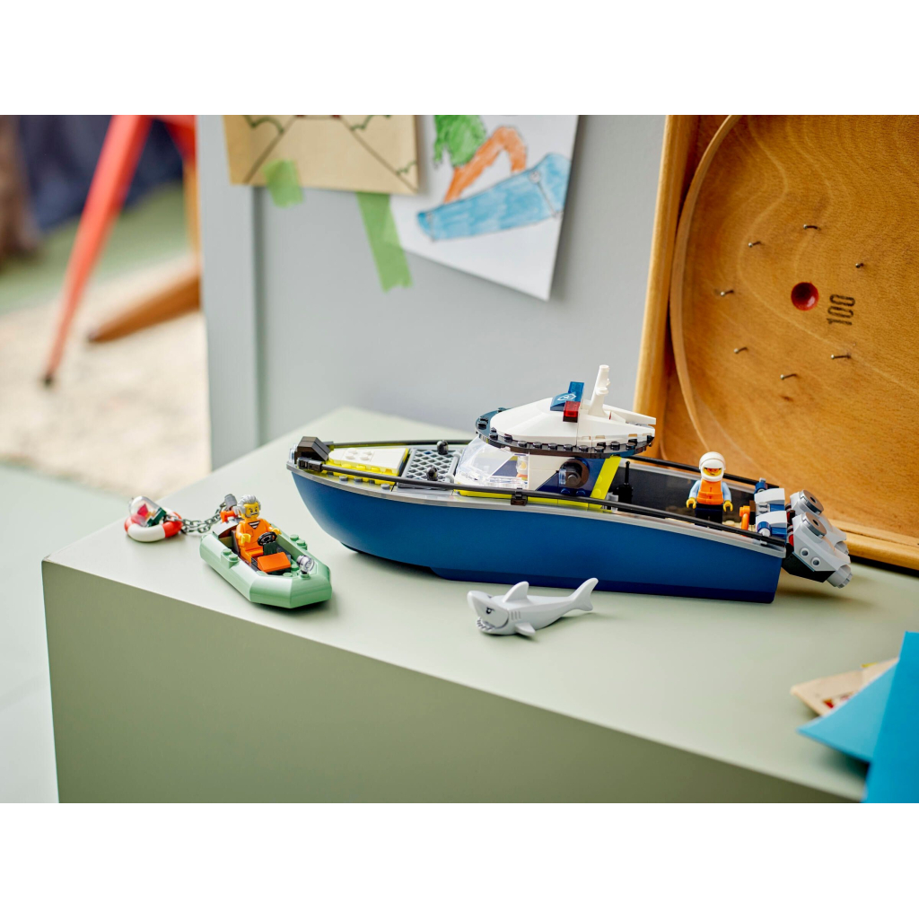 Конструктор LEGO City Переслідування на поліцейському катері (60456) - зображення 12