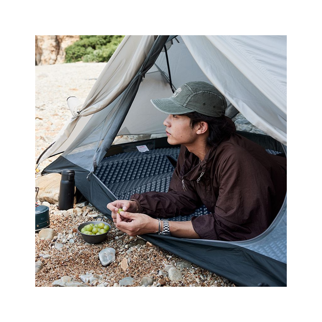 Туристичний килимок Naturehike IXPE CNK2300DZ017 алюмінієва плівка 200 x 65 х 2 см темно-блакитний (6976023923197) - зображення 10