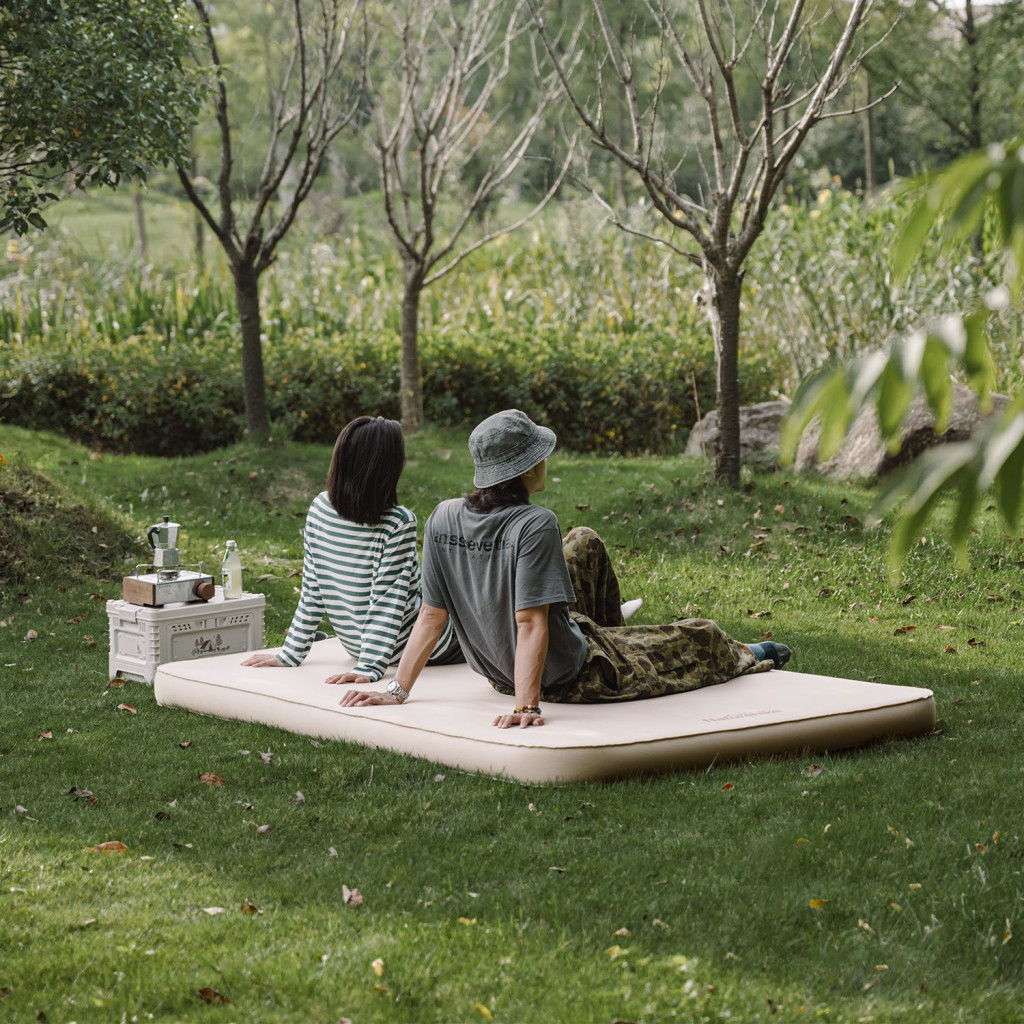 Матрац надувний Naturehike Самонадувний 11 см подвійний із вбудованою помпою CNH23DZ10002 бежевий (6976023929878) - зображення 6