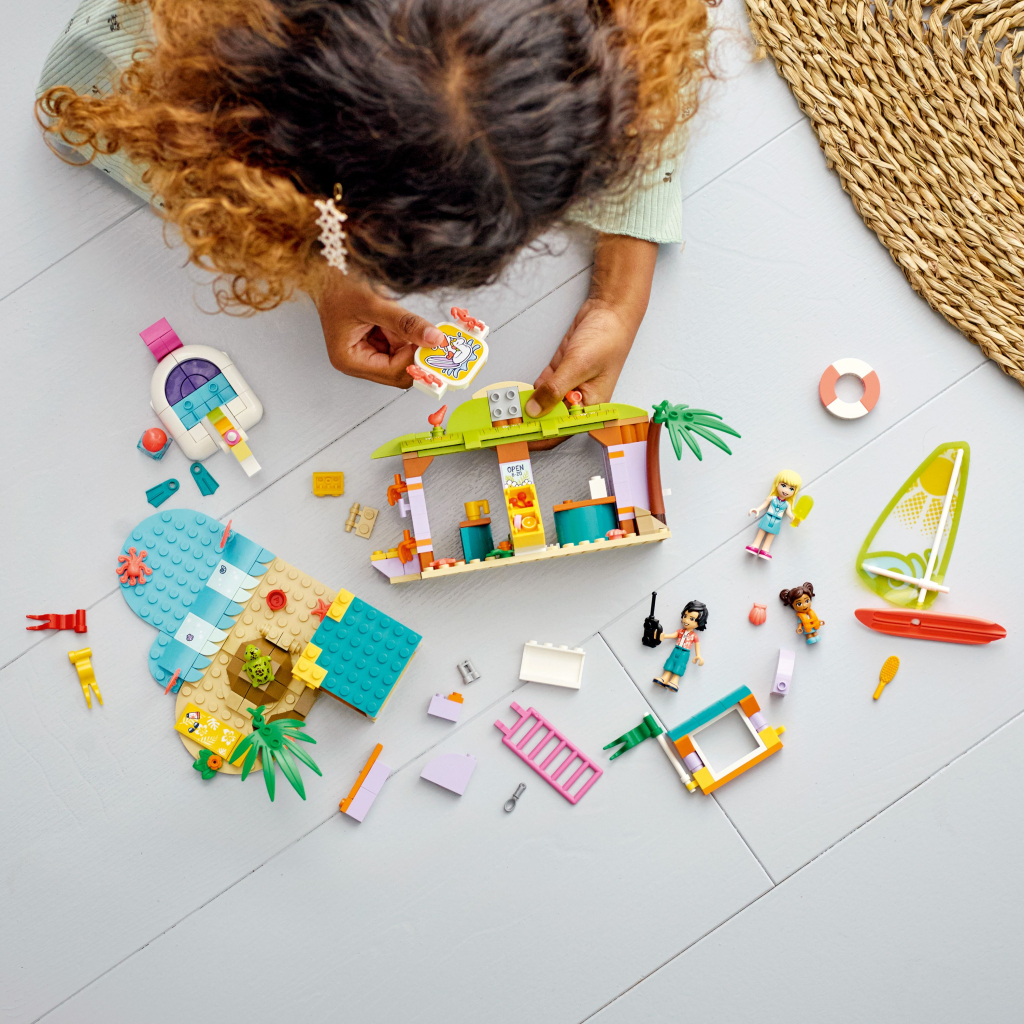 Конструктор LEGO Friends Пляжні розваги серферів 288 деталей (41710) - зображення 4