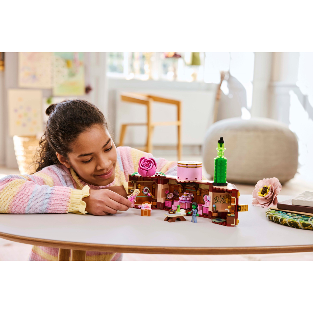 Конструктор LEGO Wicked Кімната Ґлінди й Ельфаби 740 деталей (75683) - зображення 9