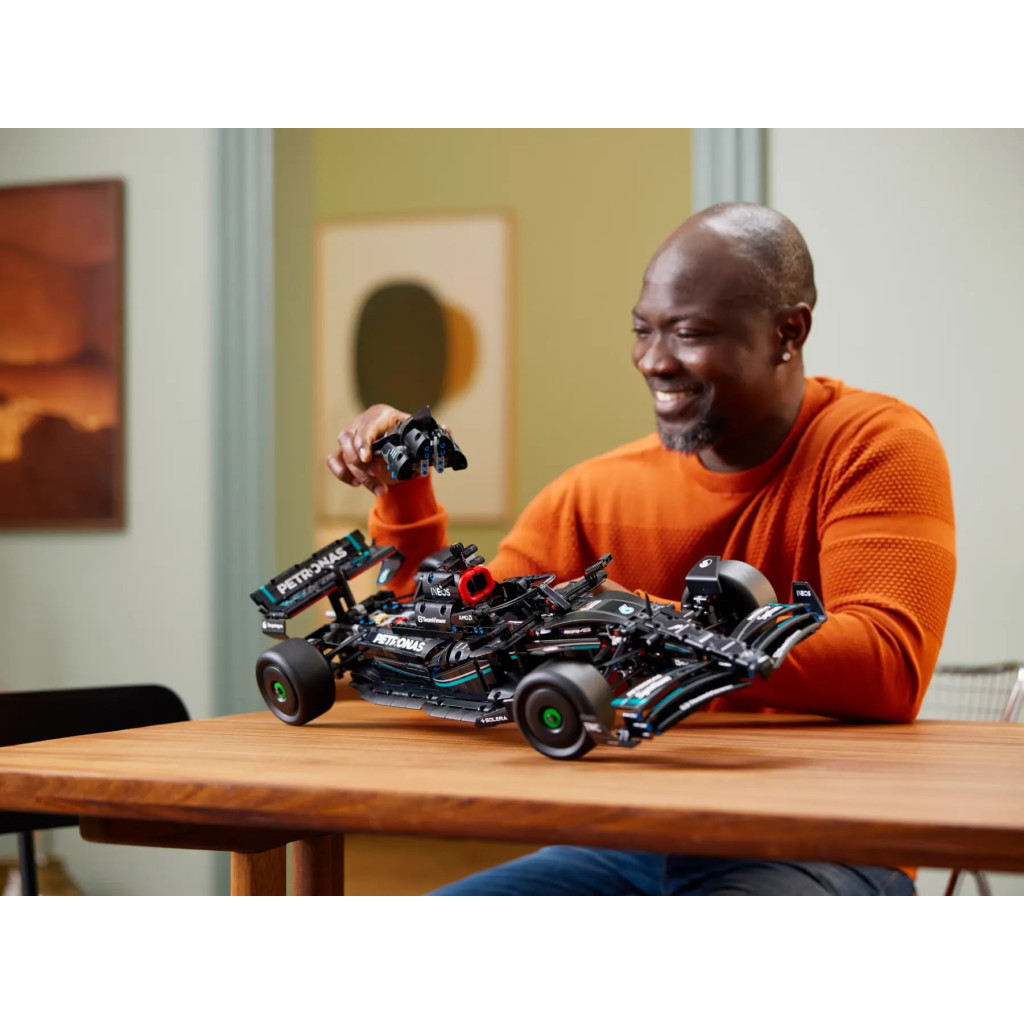 Конструктор LEGO Technic Mercedes-AMG F1 W14 E Performance 1642 деталі (42171) - зображення 2