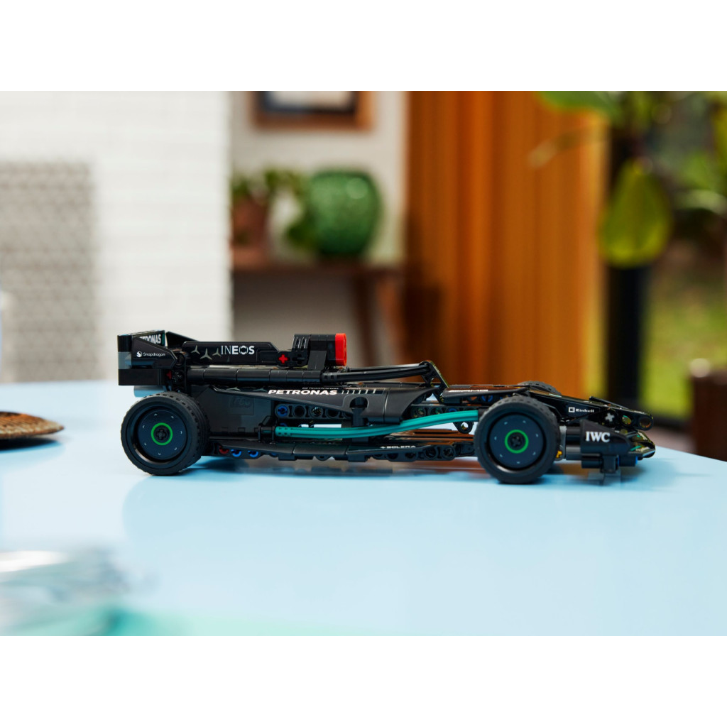 Конструктор LEGO Technic Mercedes-AMG F1 W14 E Performance Pull-Back 240 деталей (42165) - зображення 8