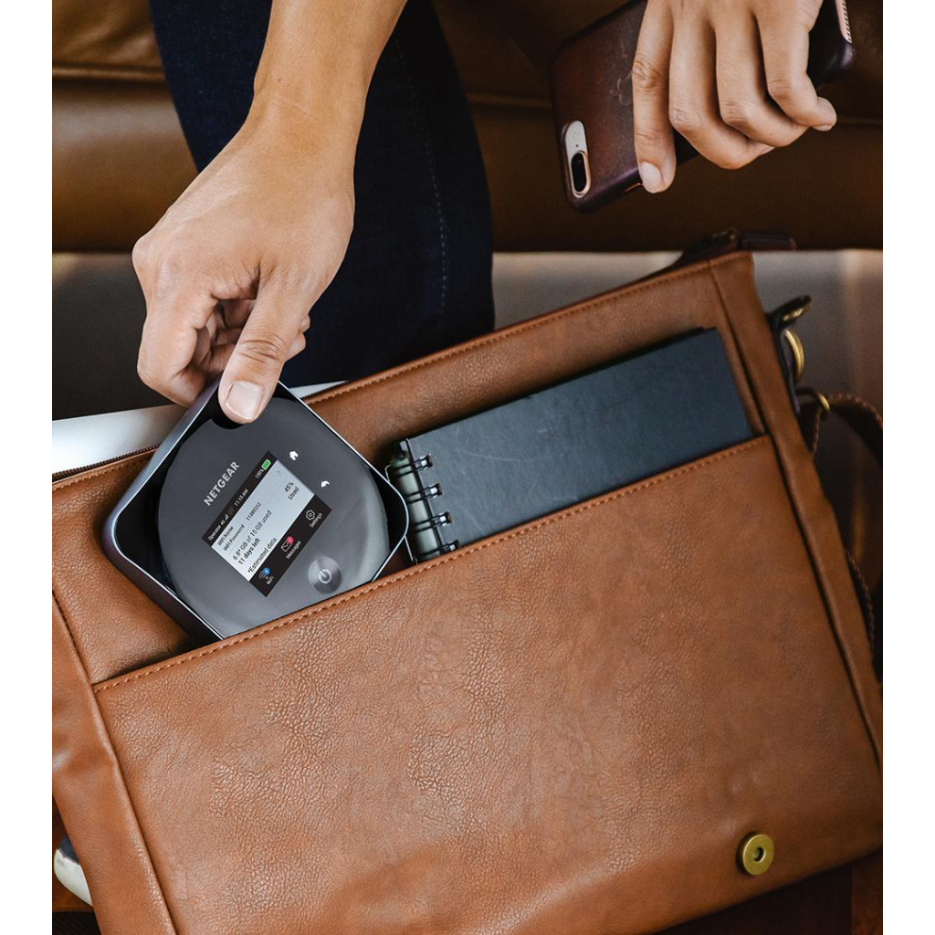 Маршрутизатор Netgear MR2100-100EUS - зображення 2