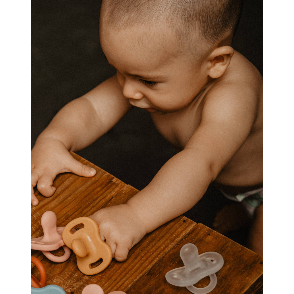 Пустушка Suavinex Colour Essence силіконова фізіологічна, 0-6 міс. жовта (308095) - зображення 4