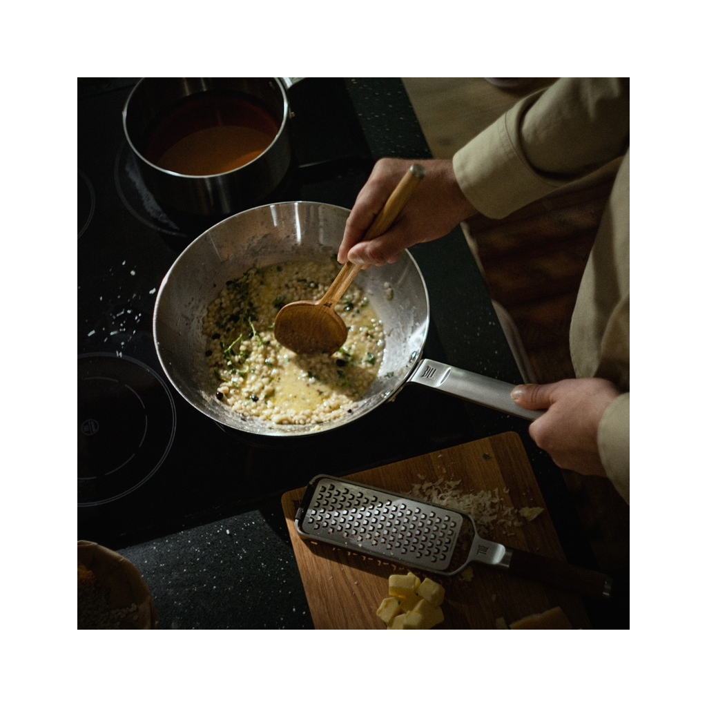 Сковорода Fiskars Вок Norden 28 см без покриття (1067630) - зображення 8