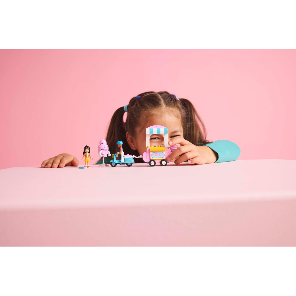 Конструктор LEGO Friends Ятка із солодкою ватою та скутер (42643) - зображення 8