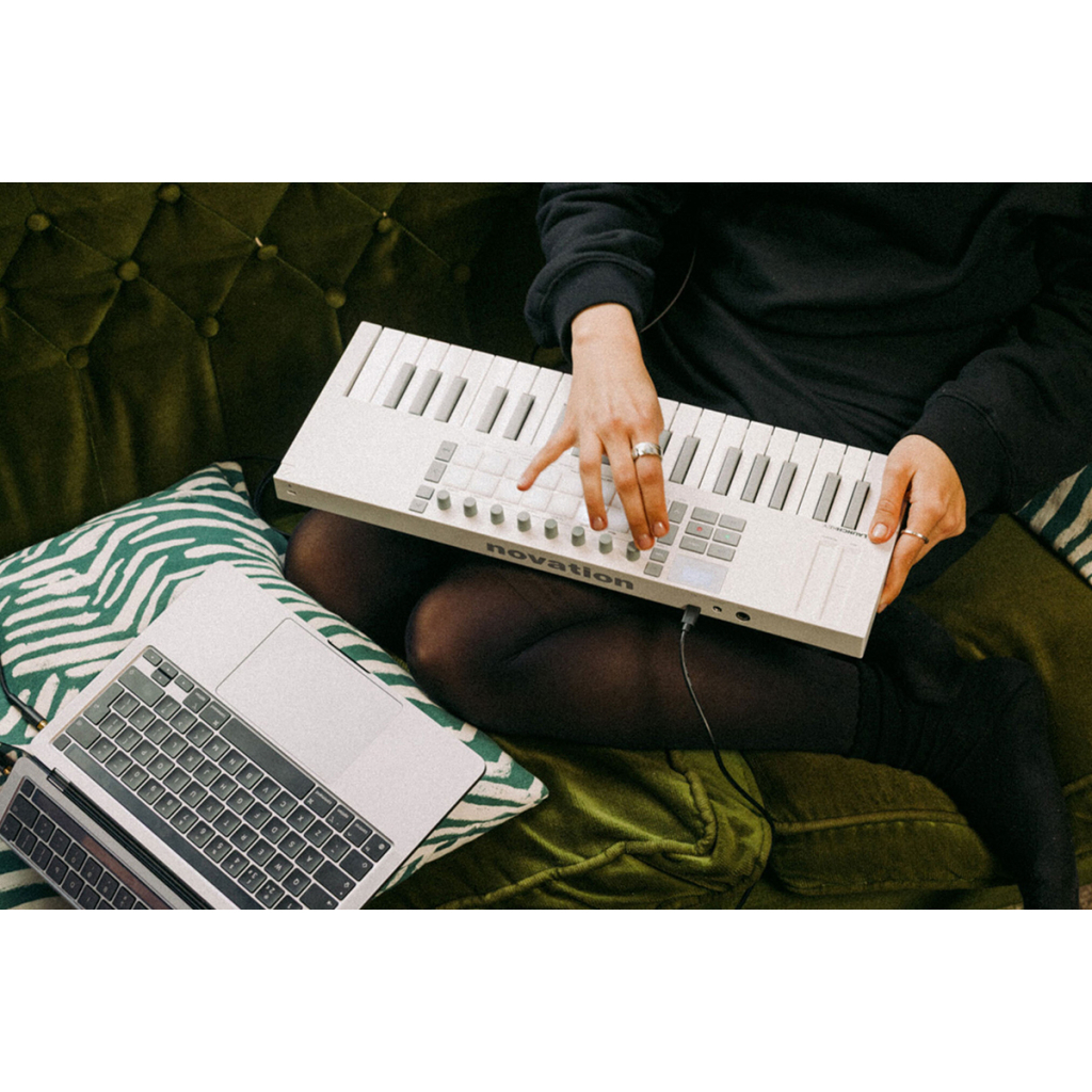 MIDI-клавіатура Novation Launchkey Mini 37 MK4 White Edition (301234) - изображение 7
