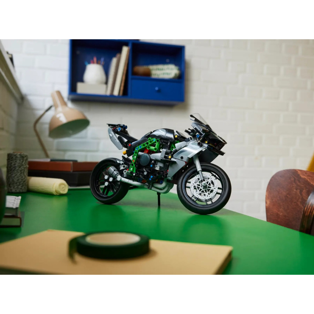 Конструктор LEGO Technic Мотоцикл Kawasaki Ninja H2R 643 деталі (42170) - зображення 3