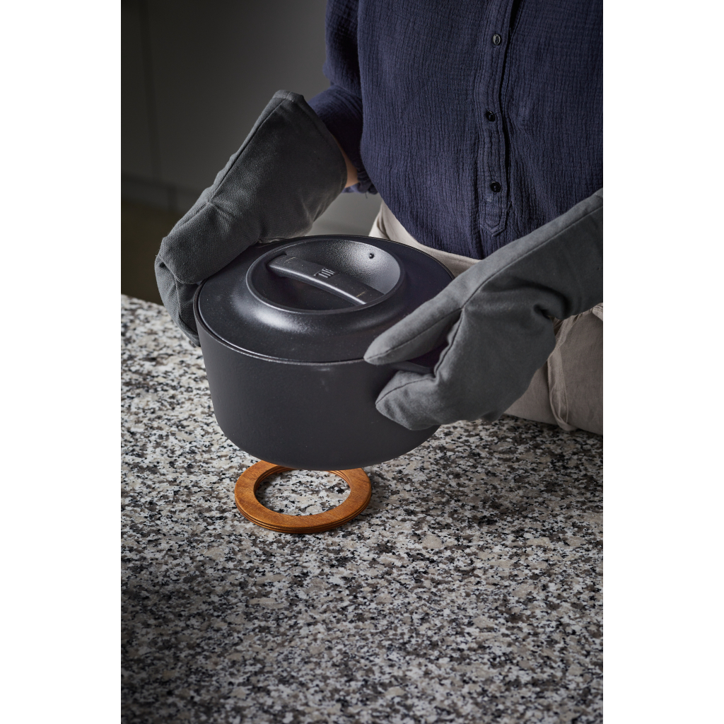 Каструля Fiskars Norden чавунна 4 л чорна (1026565) - изображение 12