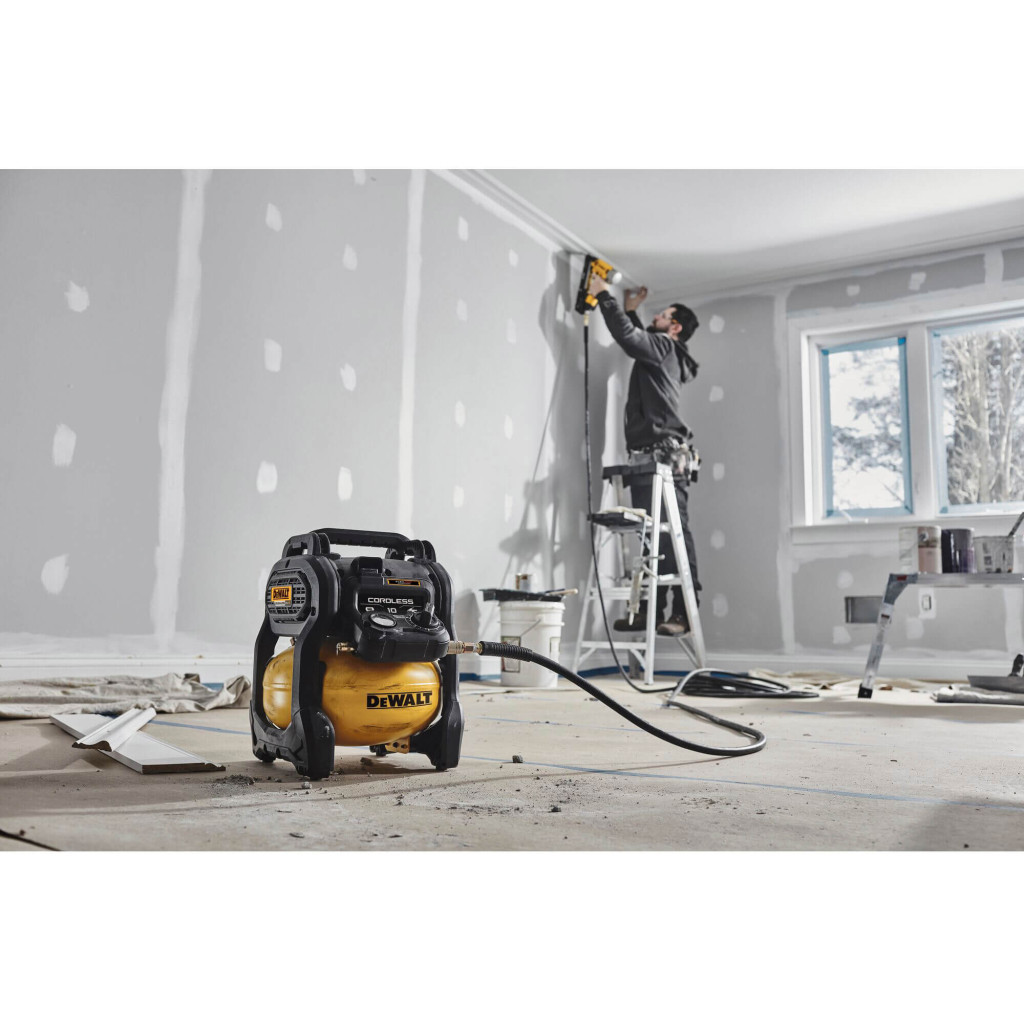 Компресор DeWALT безмасляний, 18 B XR Li-lon, 48 л/хв (без АКБ та ЗП) (DCC1018N) - зображення 6