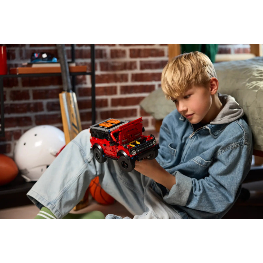 Конструктор LEGO Technic Позашляховик Ford Bronco (42213) - зображення 9
