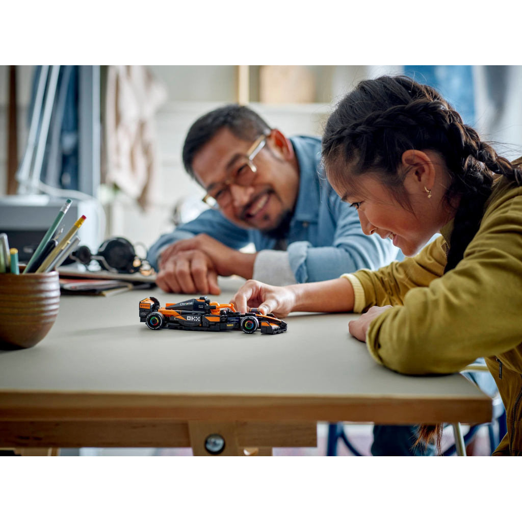 Конструктор LEGO Speed Champions Автомобіль для перегонів McLaren F1 Team MCL38 (77251) - зображення 8