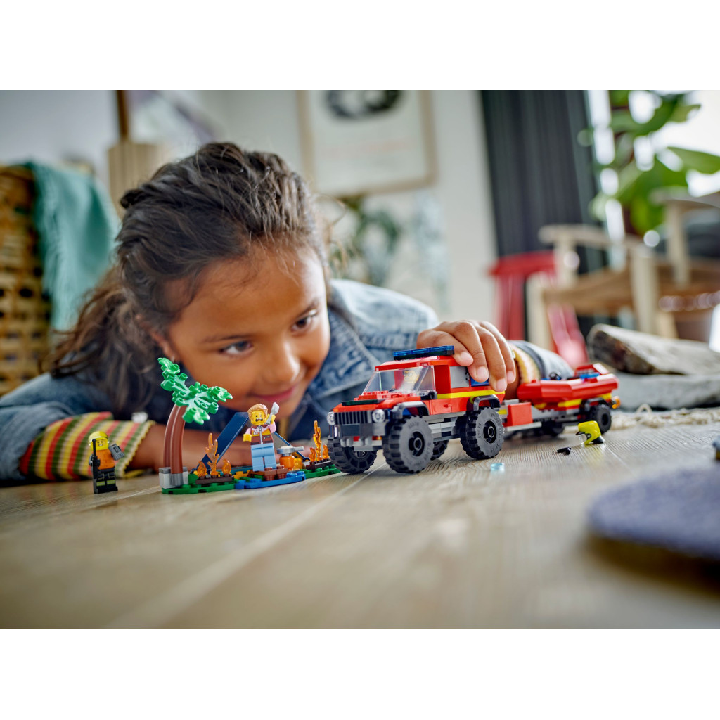 Конструктор LEGO City Пожежний позашляховик з рятувальним човном 301 деталей (60412) - зображення 9