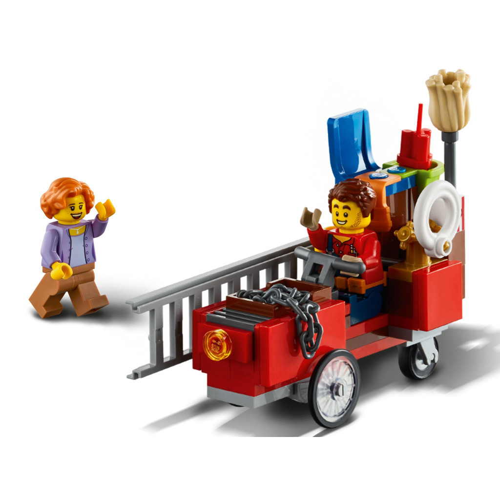 Конструктор LEGO City Міська площа 1517 деталей (60271) - зображення 7