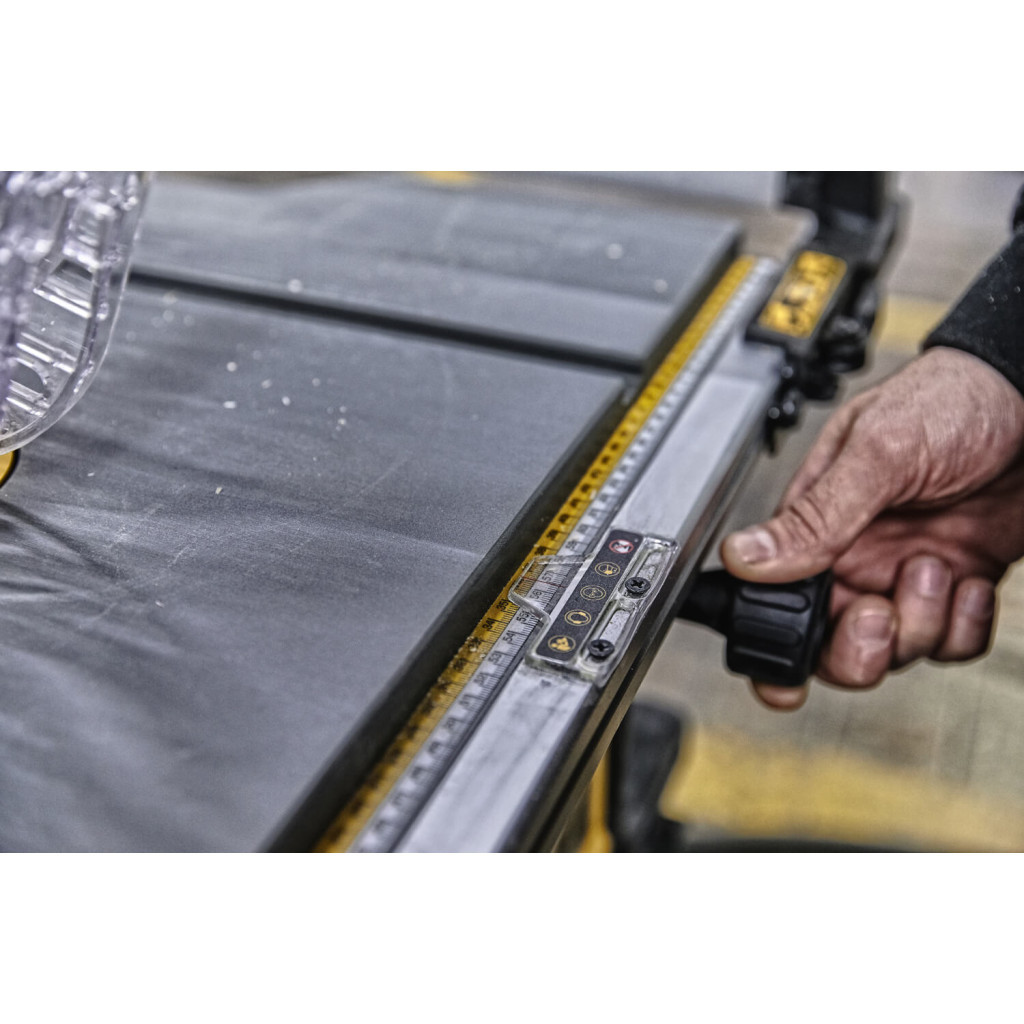 Циркулярна пила DeWALT 2000 Вт, 4800 об/хв, 250х30мм, 26.5 кг (DWE7492) - зображення 10