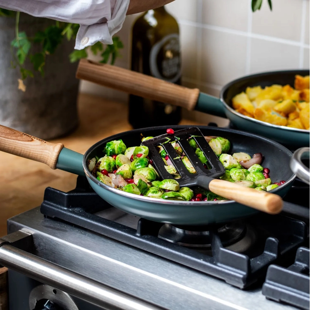 Сковорода GreenPan Mayflower Вок 28 см, 3,6 л з керамічним покриттям, блакитний (CC001683-001) - зображення 3