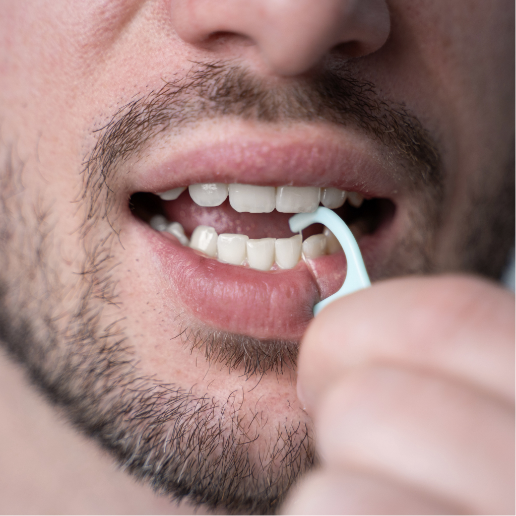 Флос-зубочистки Fesco Ultra Dental Floss Picks 40 шт. (4820204702410) - изображение 4