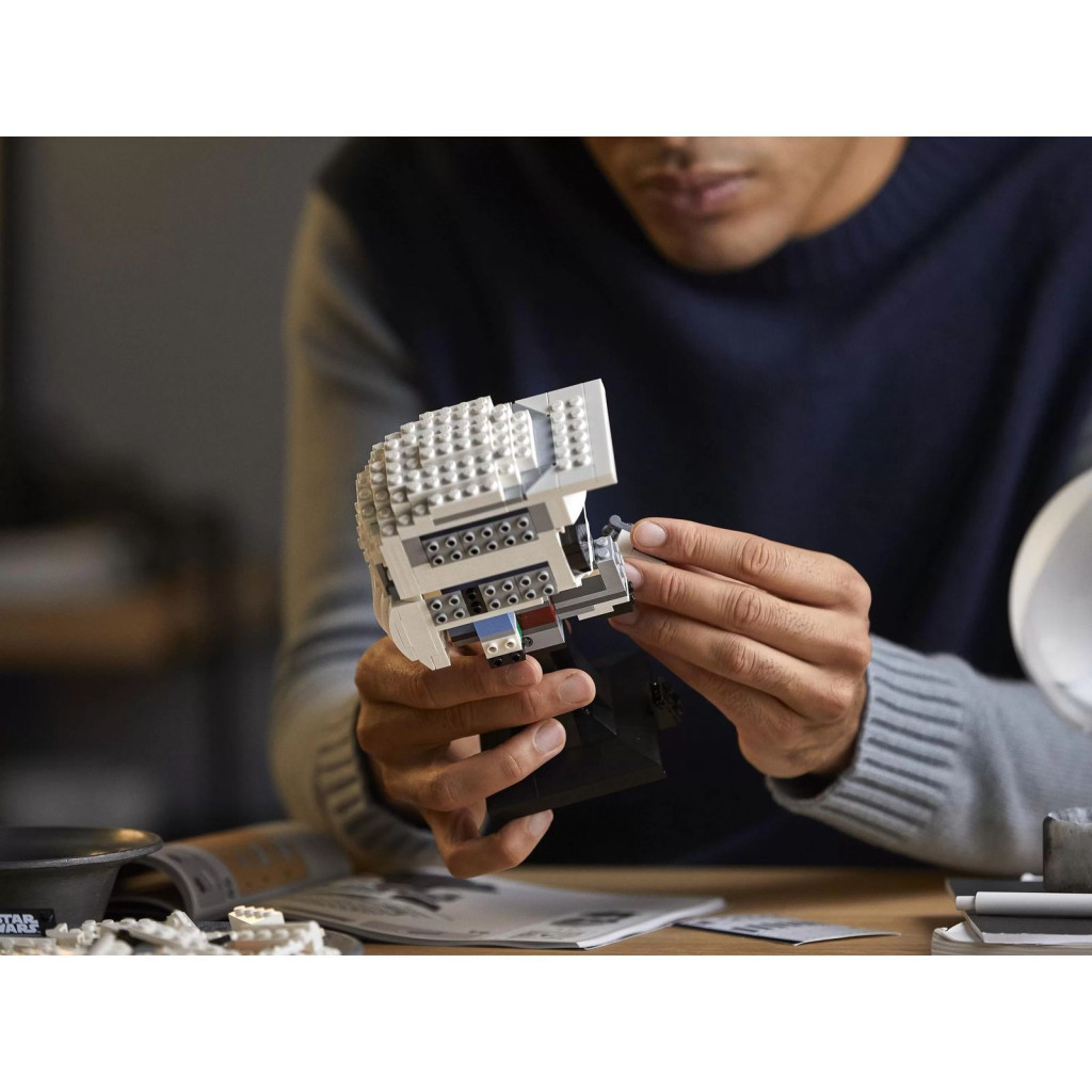 Конструктор LEGO Star Wars Шолом піхотинця-розвідника 471 деталь (75305) - зображення 3