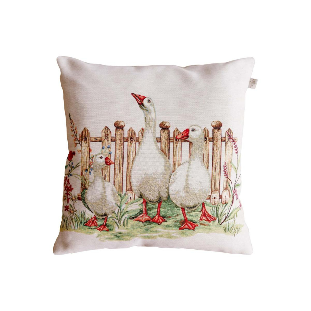 Подушка Прованс гобеленова декоративна Троє гусей 45х45 см (034201) - зображення 1