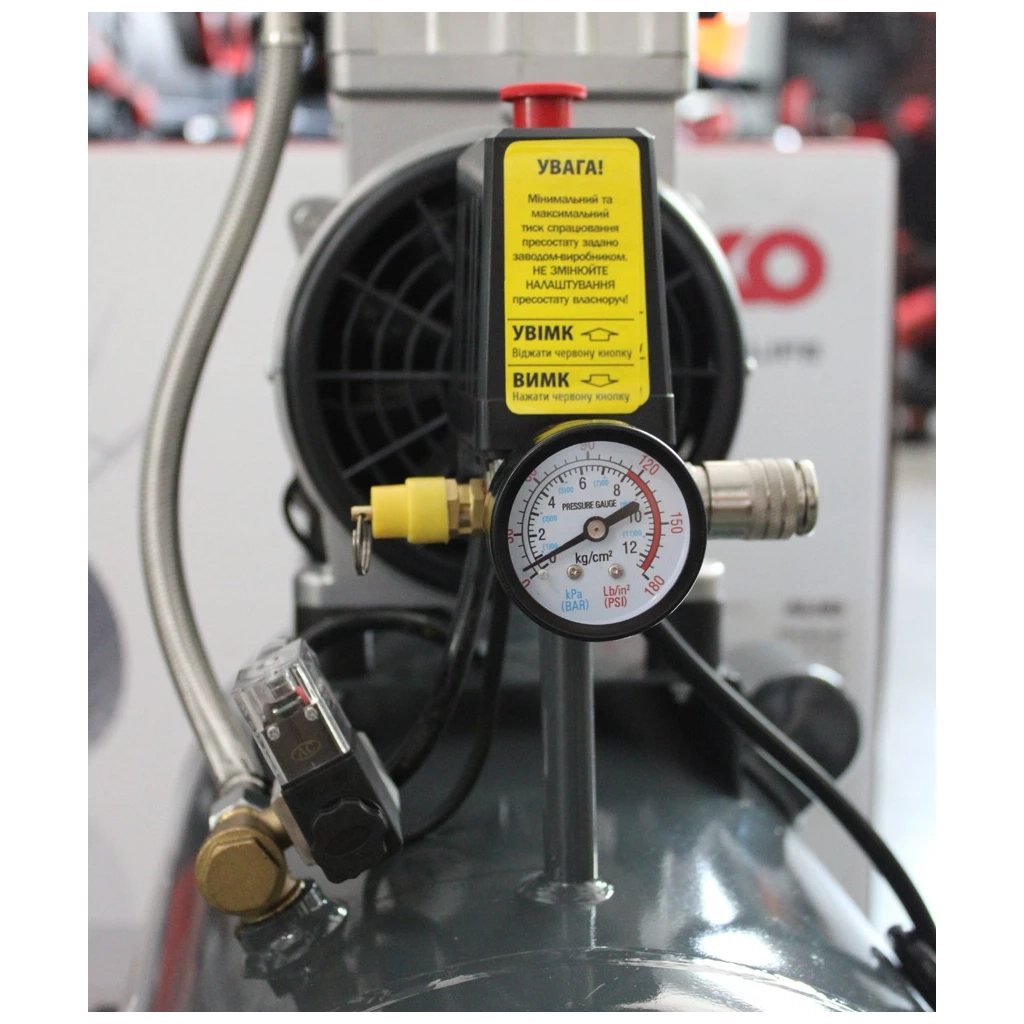 Компресор GTM 50л, 210л/хв, 1,8кВт, 8бар, 220В, 2 циліндри безмасляний (KCW1500-50L) - зображення 3