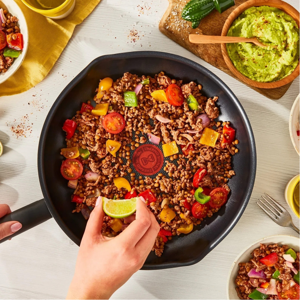 Сковорода Tefal Day by Day 20 см, з кришкою, алюміній, бакеліт, скло, чорний (B5580223UA) - зображення 9