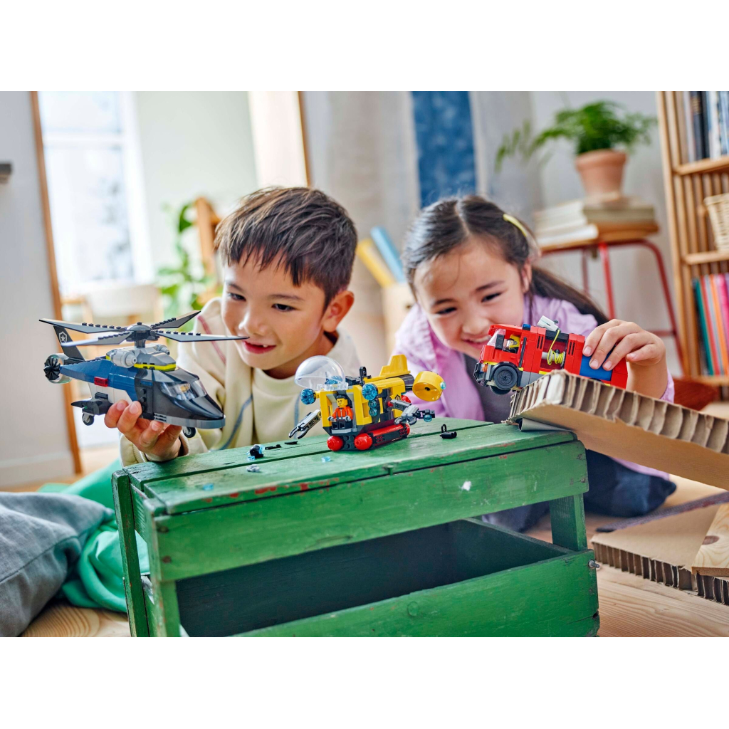 Конструктор LEGO City Ремікс вертольотів, пожежних машин і підводних човнів (60462) - зображення 9