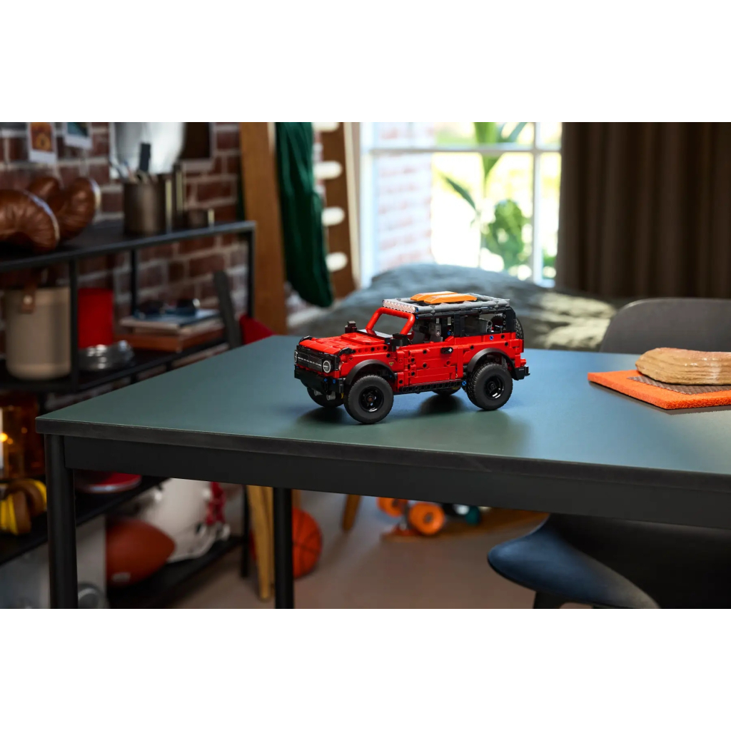 Конструктор LEGO Technic Позашляховик Ford Bronco (42213) - зображення 12