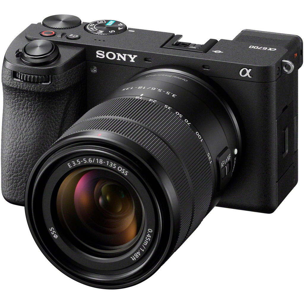 Цифровий фотоапарат Sony Alpha 6700 kit 18-135 Black (ILCE6700MB.CEC) - зображення 1