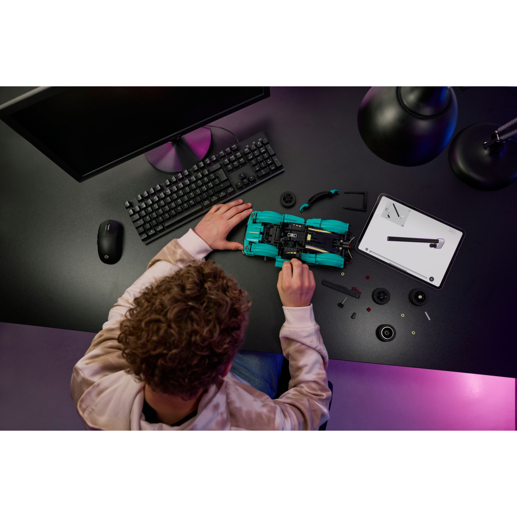 Конструктор LEGO Technic Aston Martin Valkyrie (42208) - зображення 8