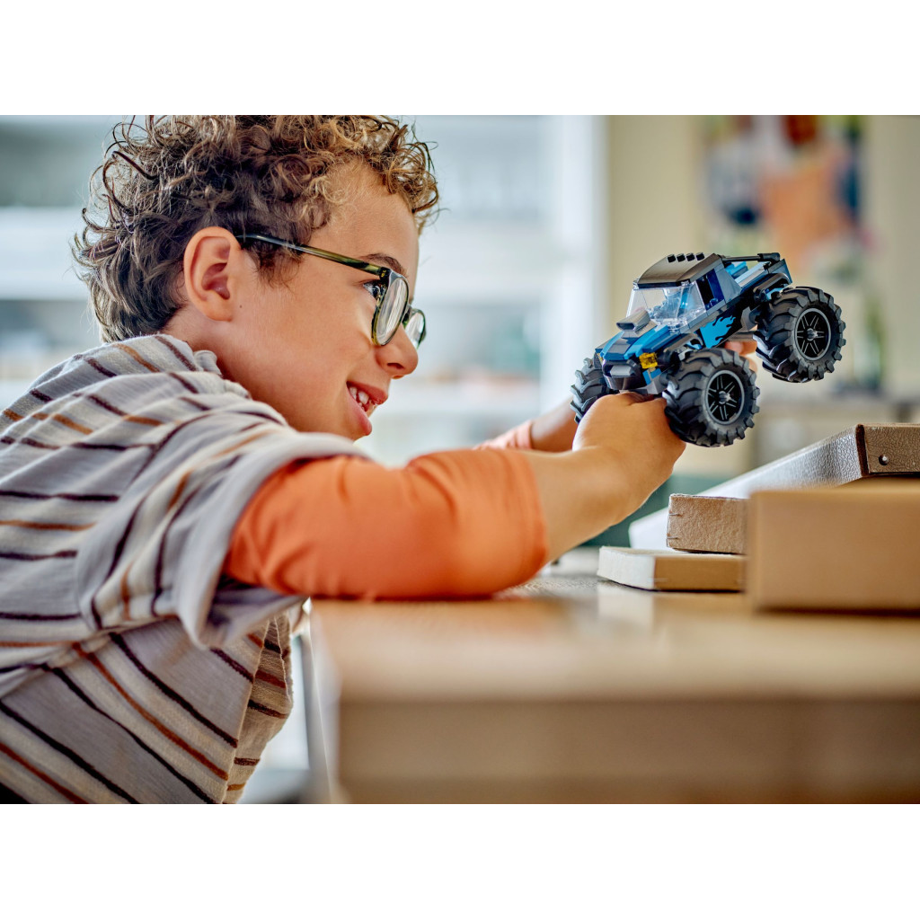 Конструктор LEGO City Синя вантажівка-монстр 148 деталей (60402) - зображення 7