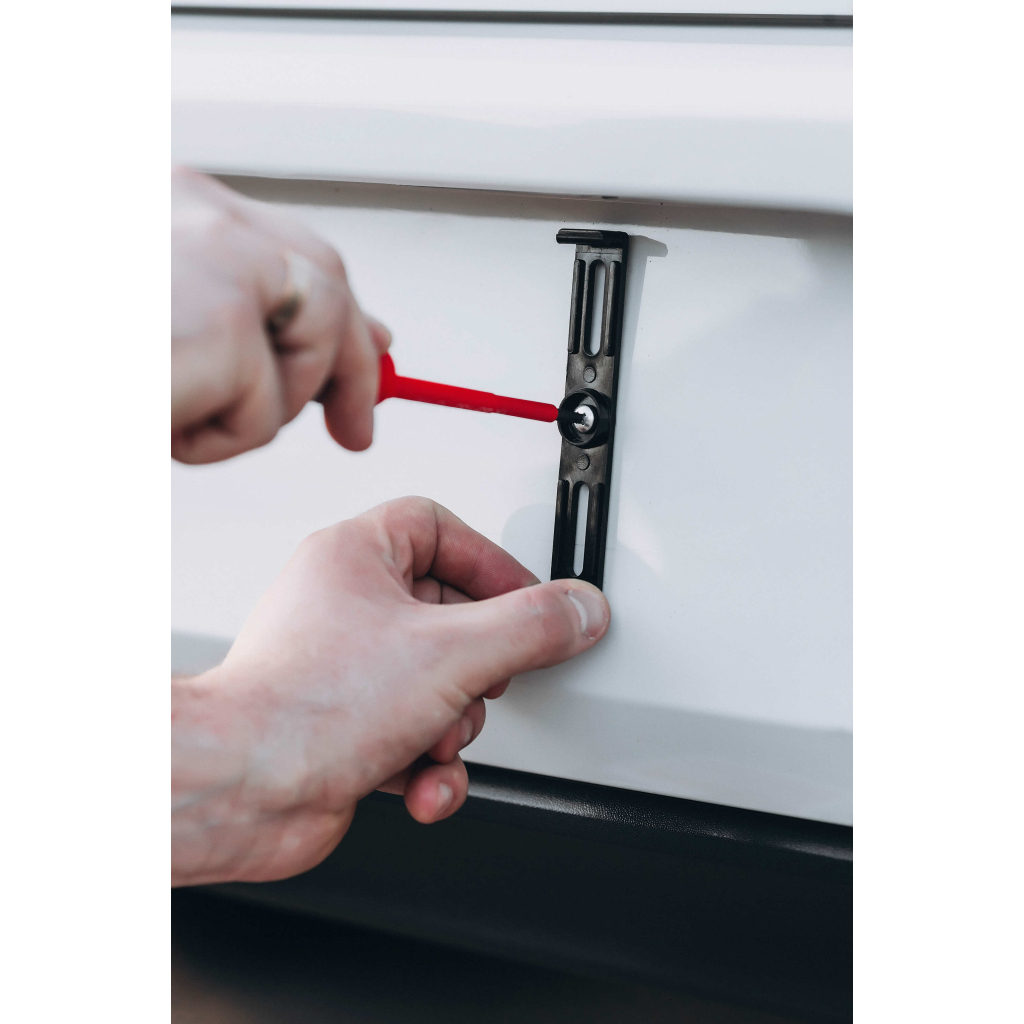 Рамка номерного знака Poputchik невидимки стандартні прозорі, к-т 4шт (24-052-IS) - изображение 6